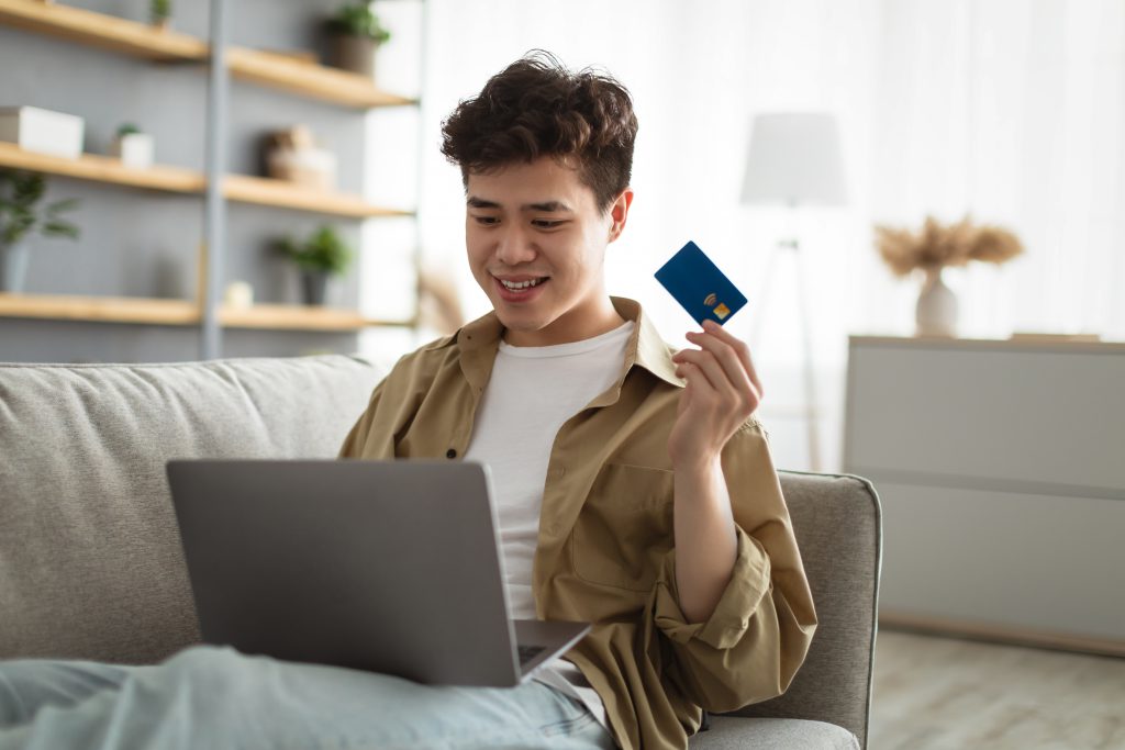 Online Shopping bequem mit Kreditkarte